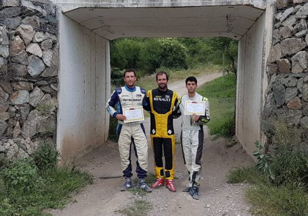 Gabriel Pozzo da curso en Villa Carlos Paz a los pilotos de la Clio Cup